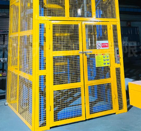 建华货梯可以安装在室外吗