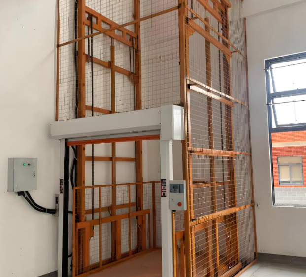 建华升降货梯是特种设备码